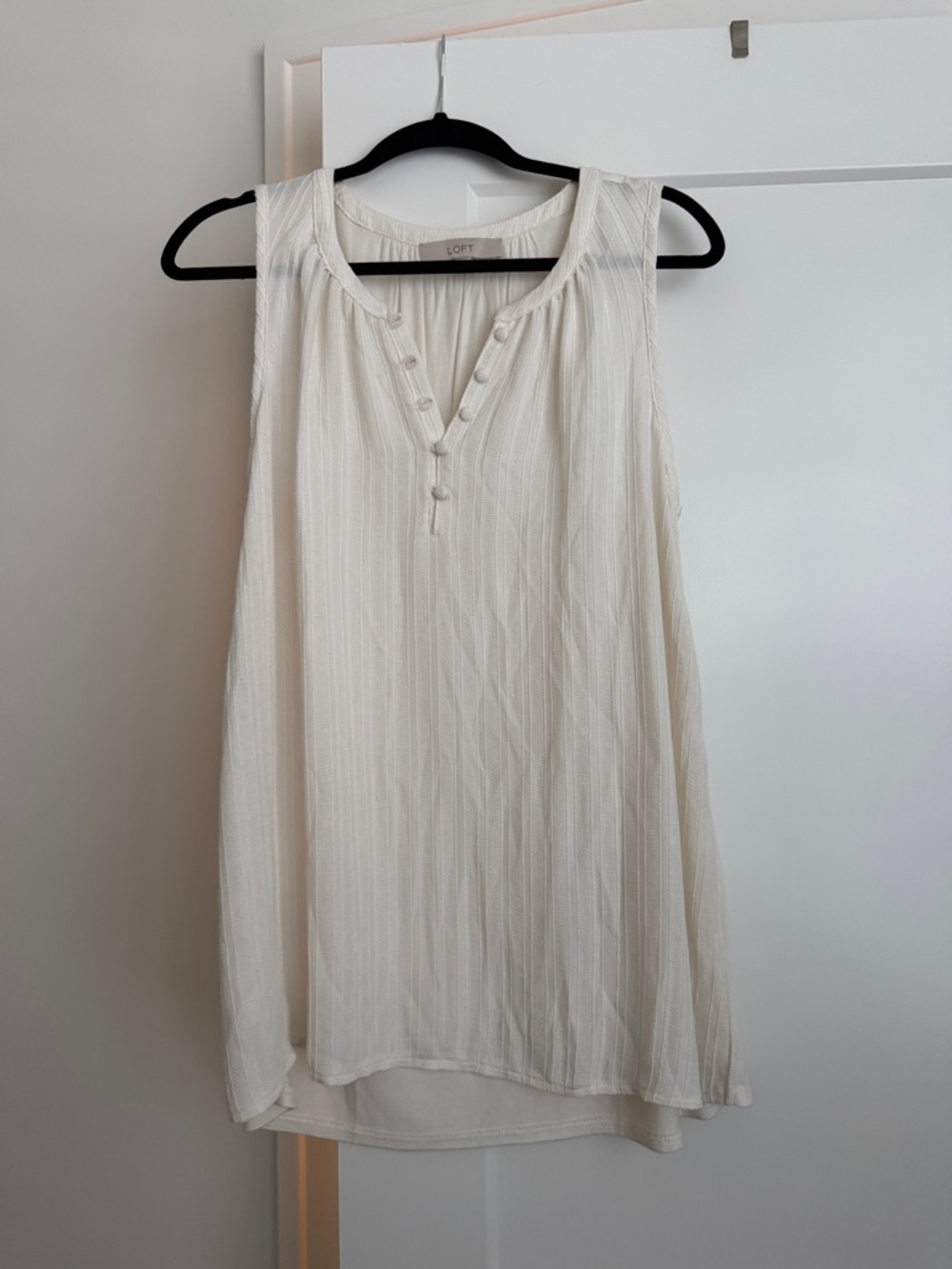 LOFT Cream Textured Sleeveless Button-Henley Swing Camisole